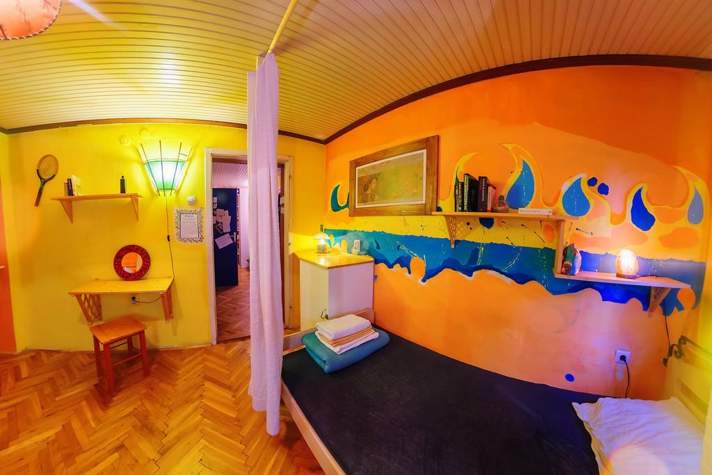 Hostel Mali Mrak Zagreb Exteriör bild